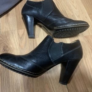 Sofft Women’s Black Stack Heel Booties